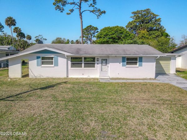 6 Fairway Circle, New Smyrna Beach, FL 32168