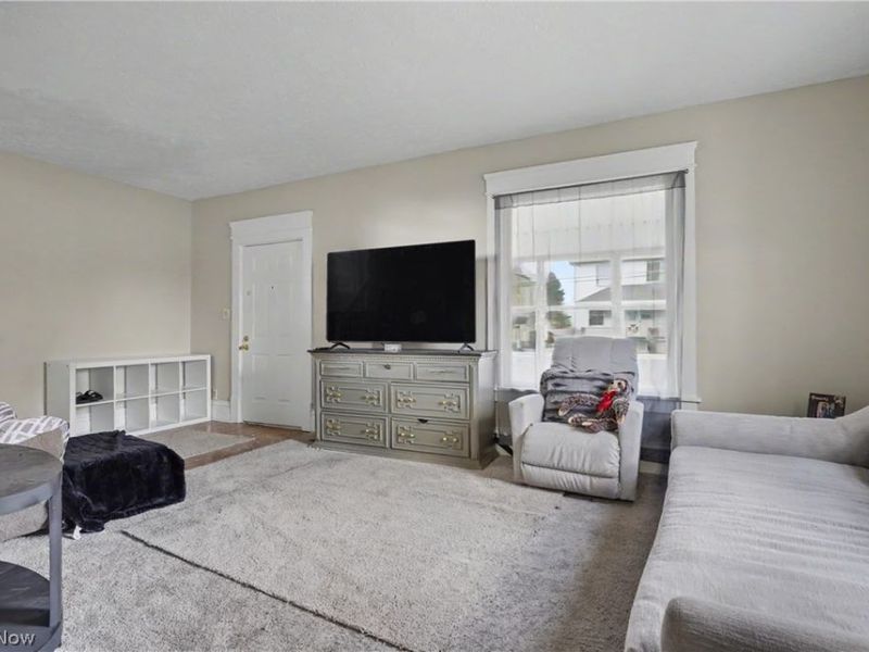 430 W Oxford Street, Alliance, OH 44601 Photo 6