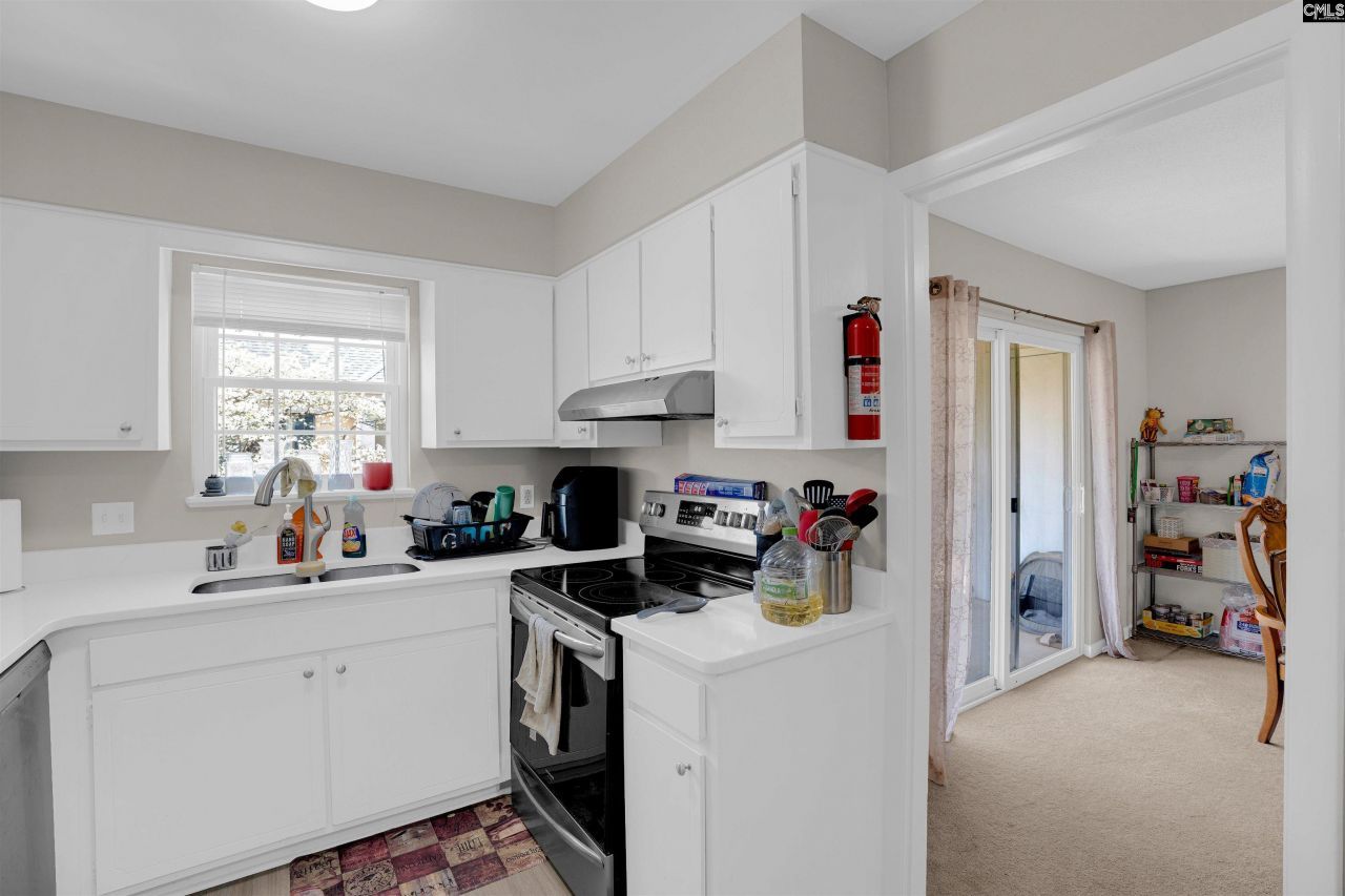 3600 Chateau Drive  Photo 10