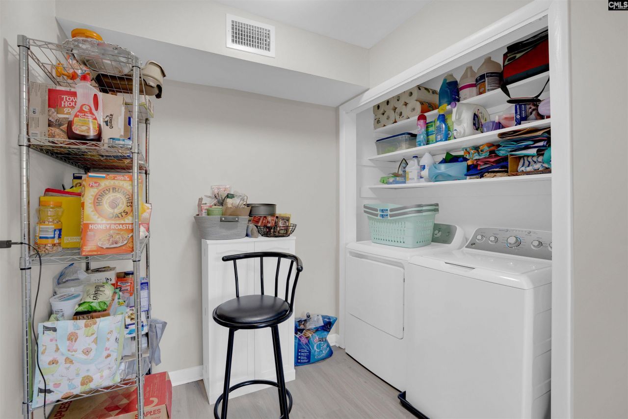 3600 Chateau Drive  Photo 12