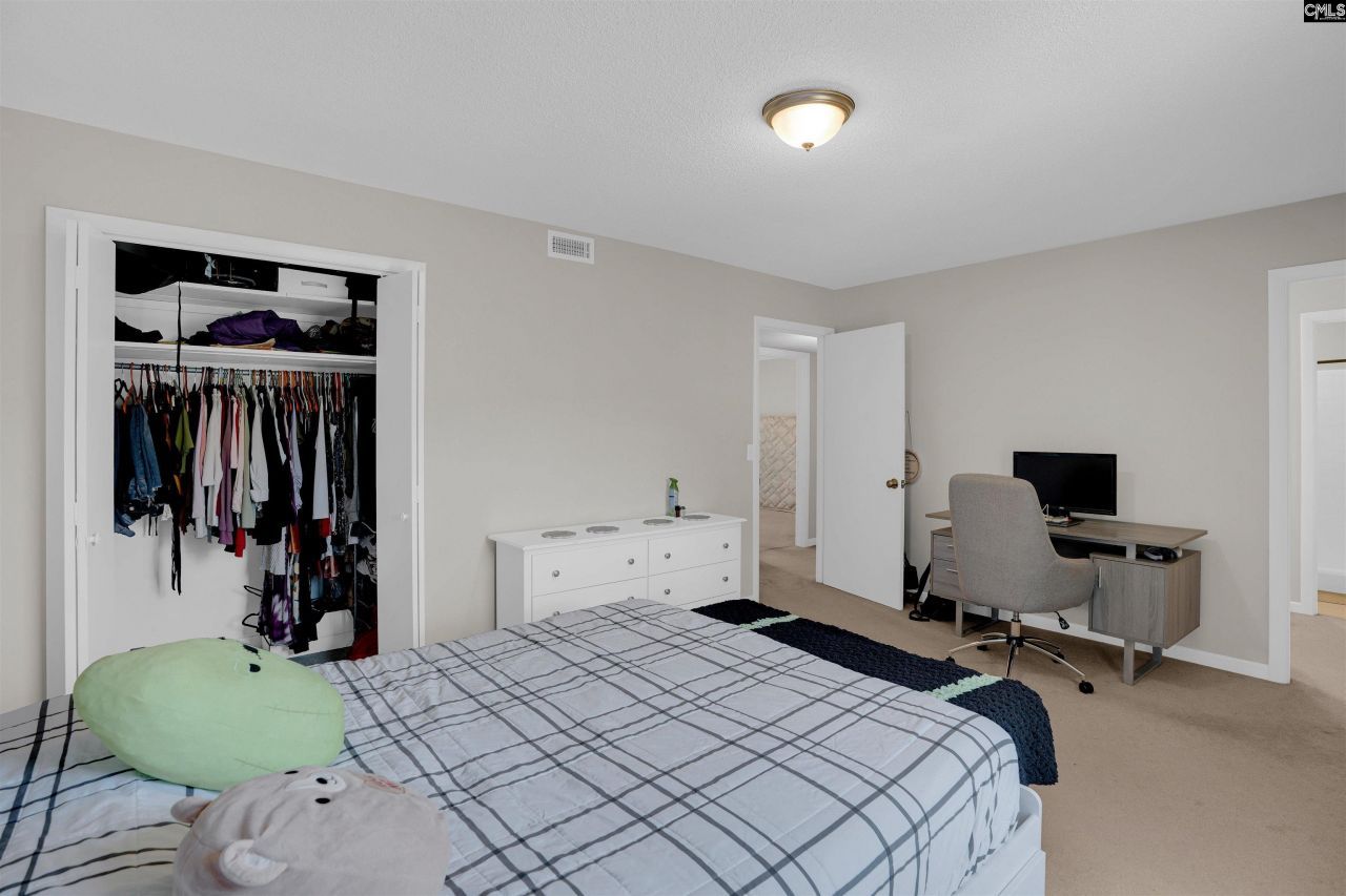 3600 Chateau Drive  Photo 18