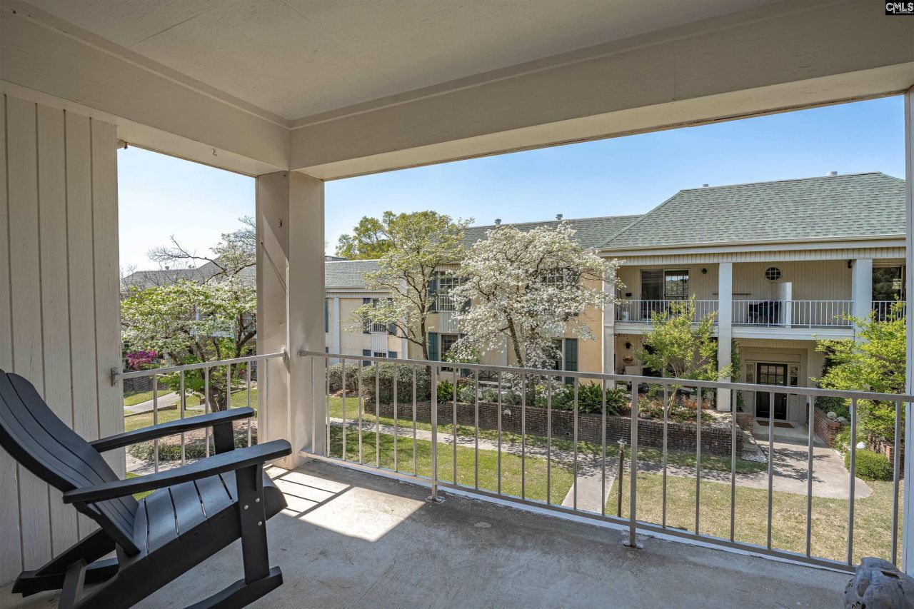 3600 Chateau Drive  Photo 24