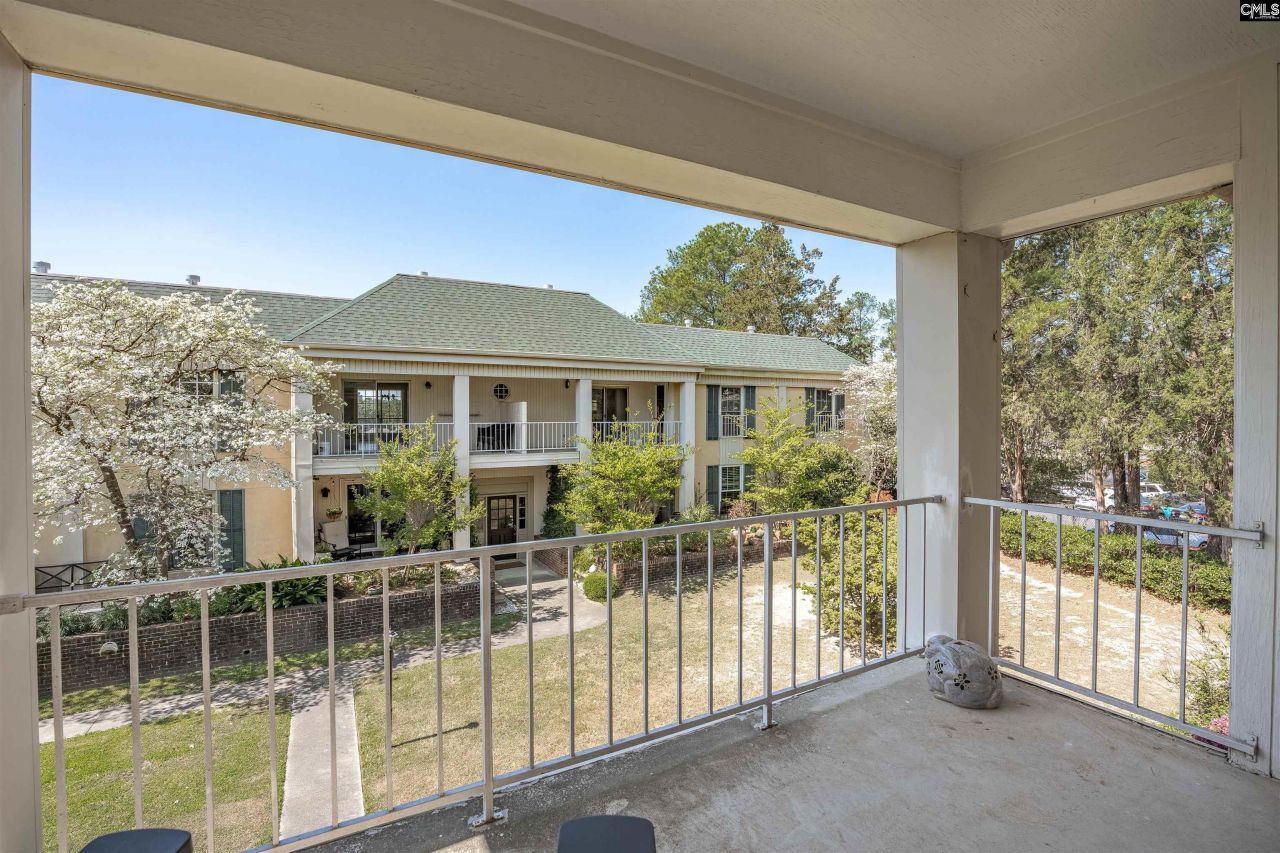 3600 Chateau Drive  Photo 25