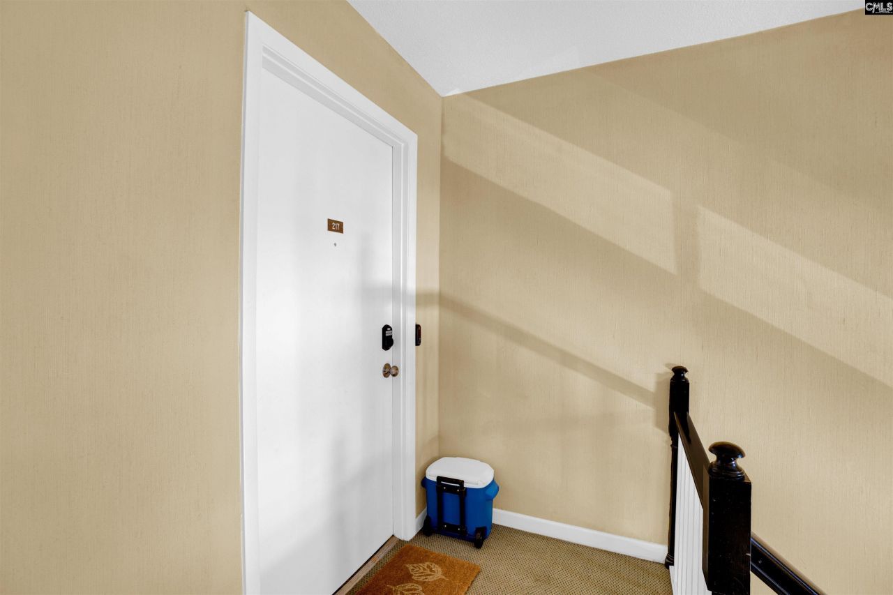 3600 Chateau Drive  Photo 28