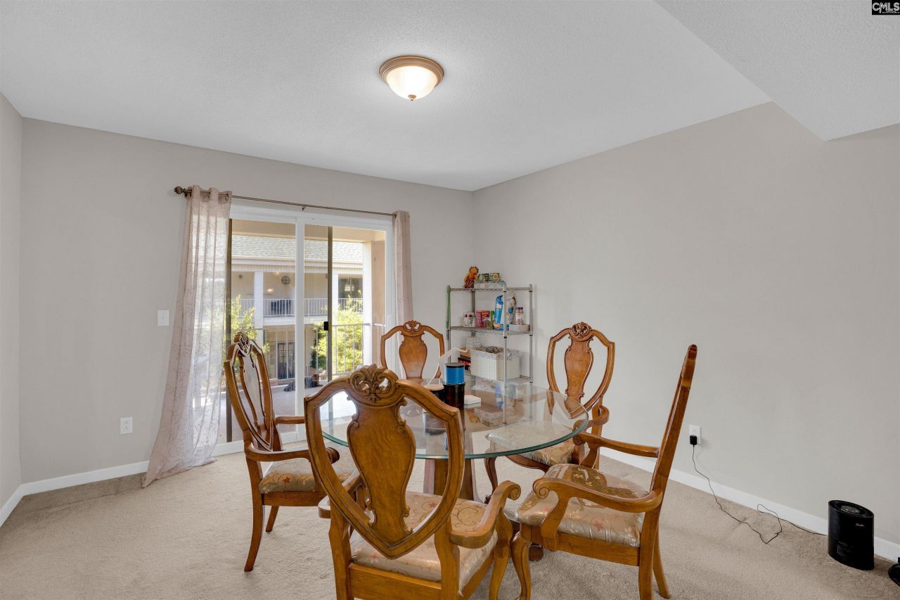 3600 Chateau Drive  Photo 6