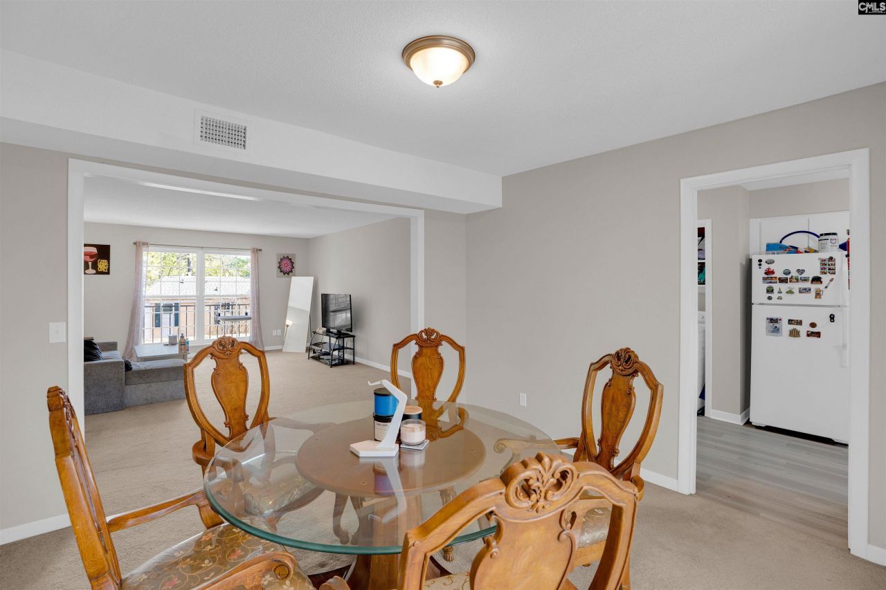 3600 Chateau Drive  Photo 8