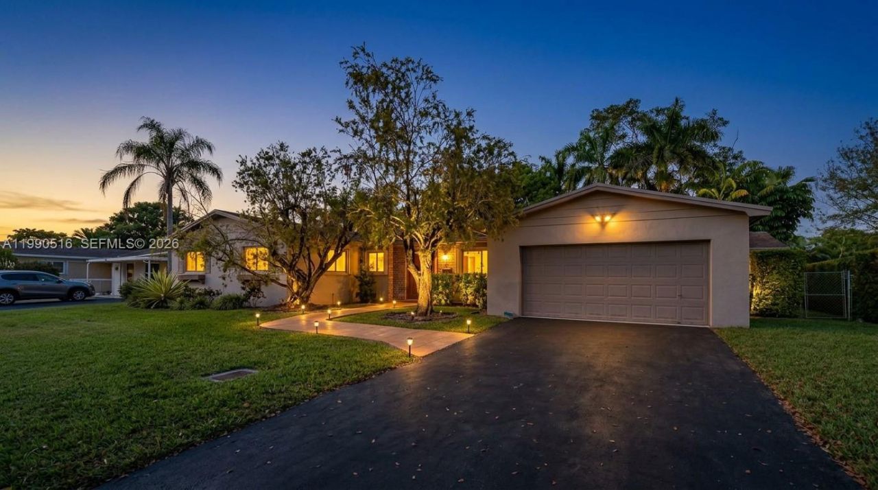 10020 SW 102nd Ave Rd , Miami, FL 33176 Photo