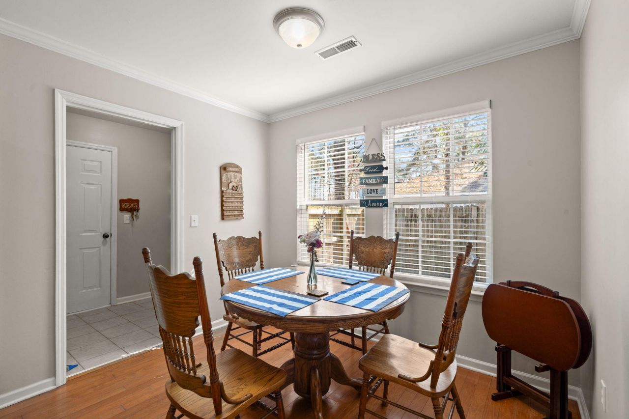 695 Ponderosa Drive Photo 11