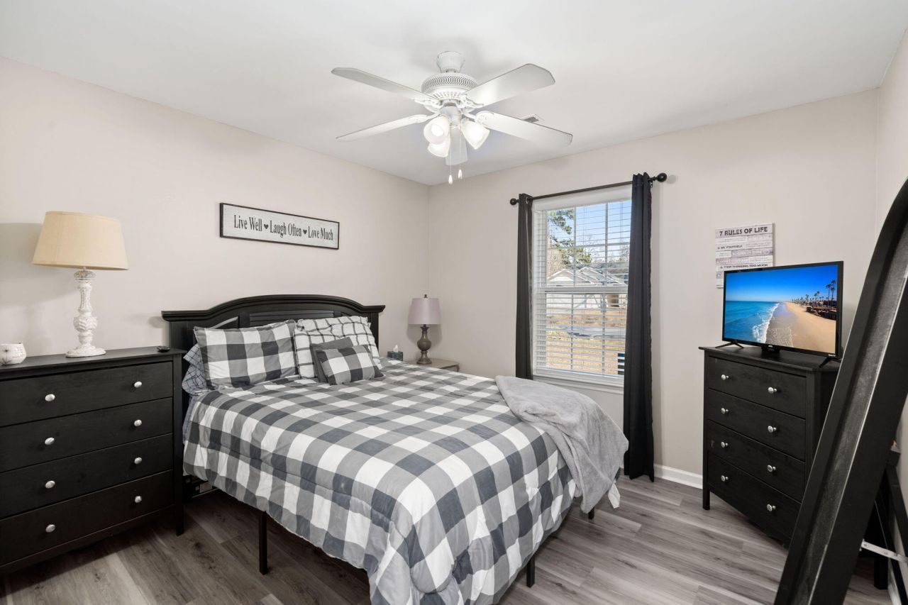 695 Ponderosa Drive Photo 17