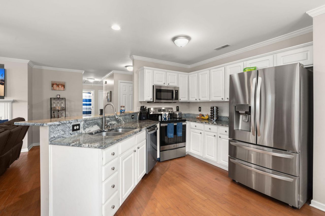 695 Ponderosa Drive Photo 8