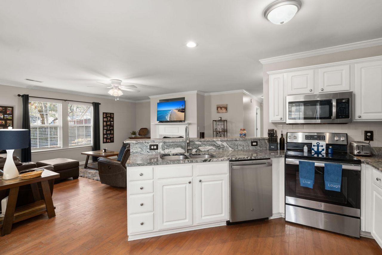 695 Ponderosa Drive Photo 9