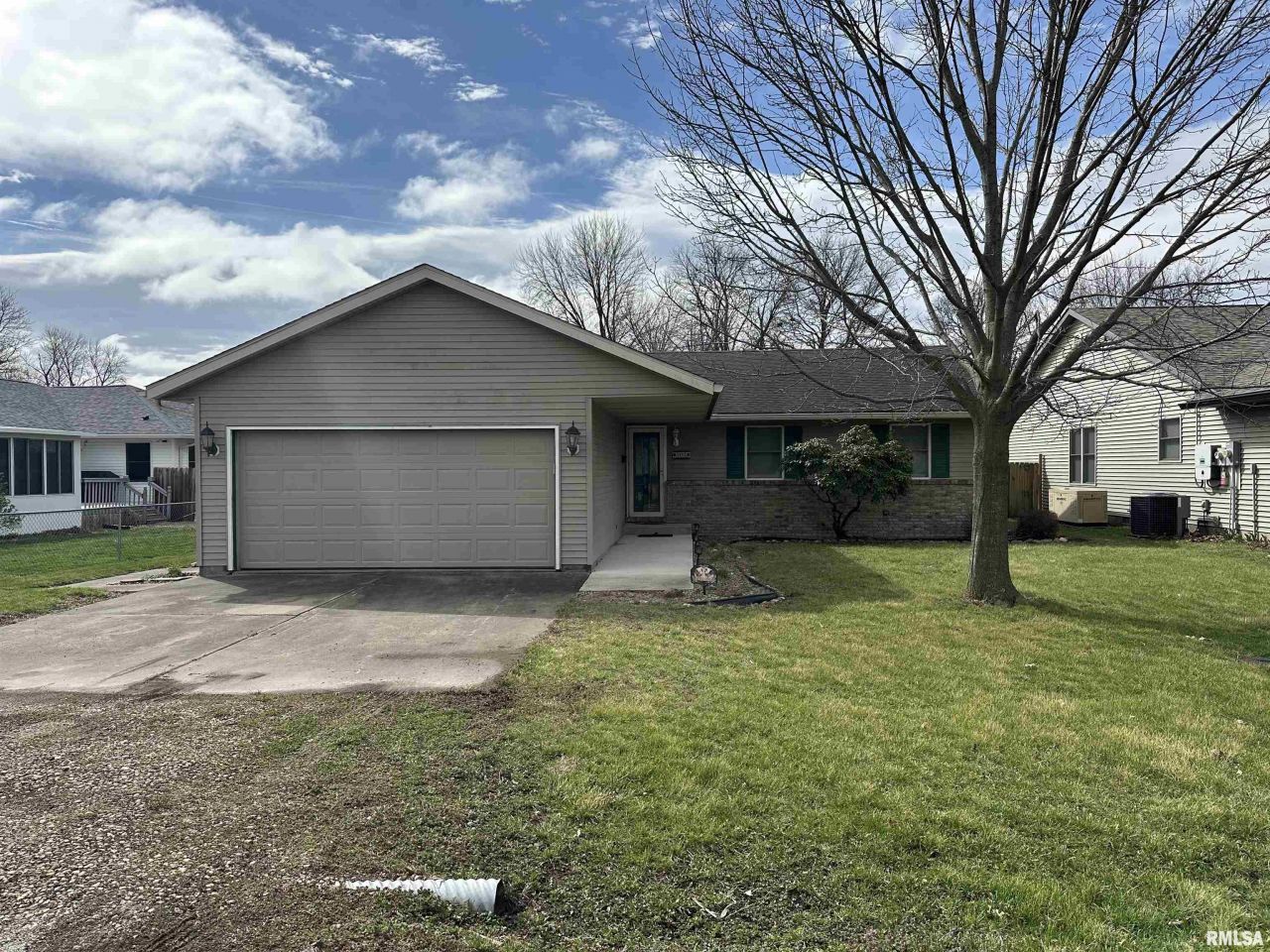 707 Senseney Avenue, Auburn, IL 62615 Main Photo