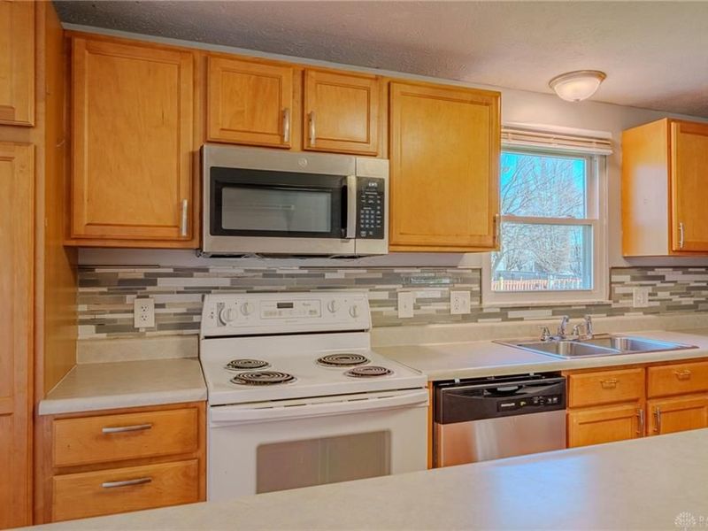 6426 Silver Pheasant Court, Huber Heights, OH 45424 Photo 15