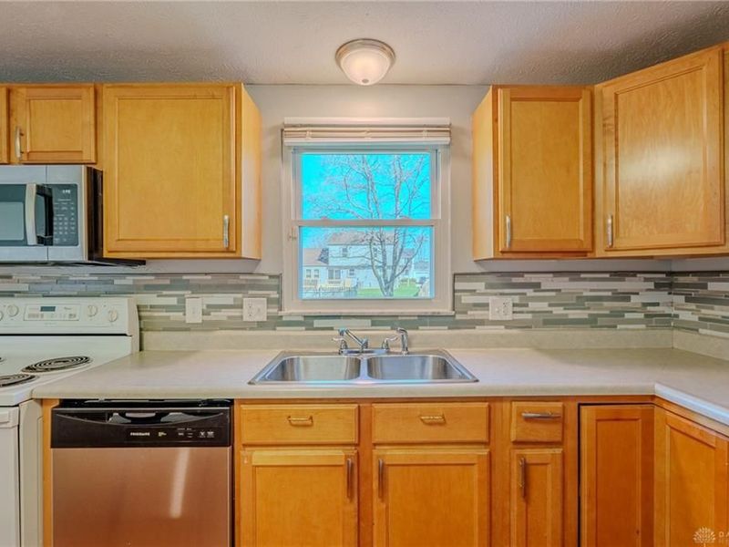 6426 Silver Pheasant Court, Huber Heights, OH 45424 Photo 16