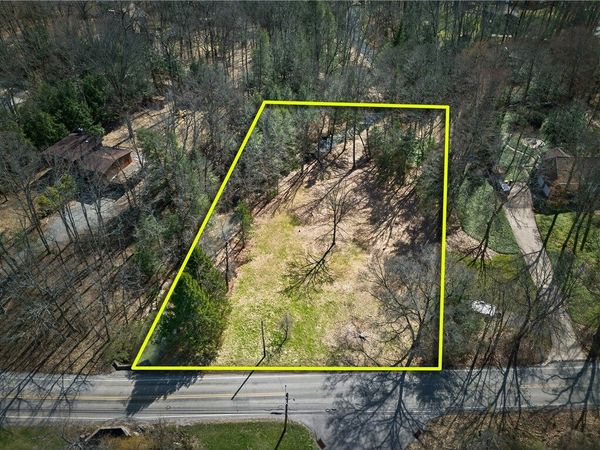 110 Bradford Park Rd, Baden, PA 15005