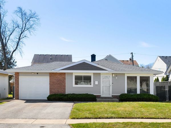 701 W Lake Park Drive, Addison, IL 60101