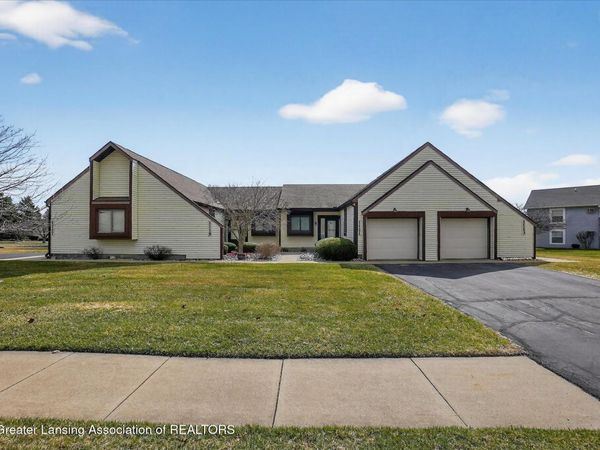 1123 Sunview Drive, St. Johns, MI 48879