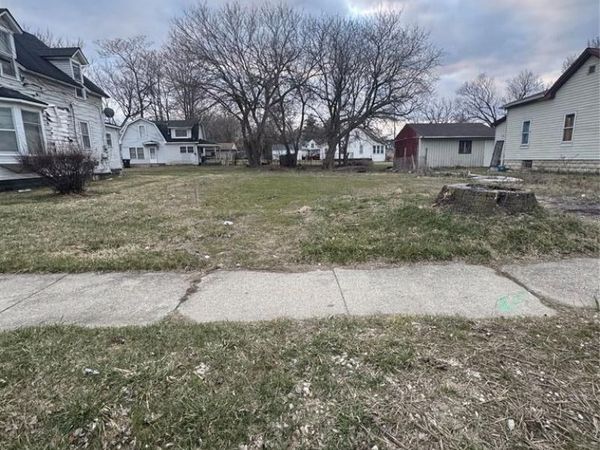 68 Lake Street , Pontiac, MI 48341