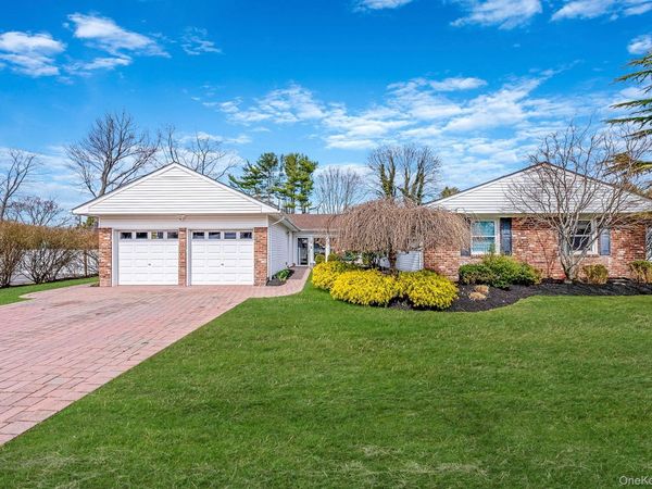 16 Manchester Lane , Stony Brook, NY 11790