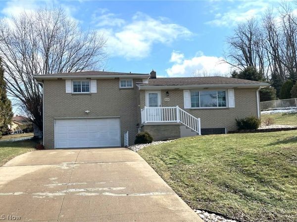 204 May Lane, Wintersville, OH 43953