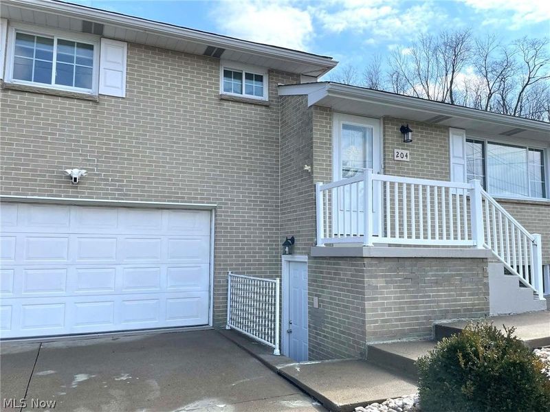 204 May Lane, Wintersville, OH 43953 Photo 2