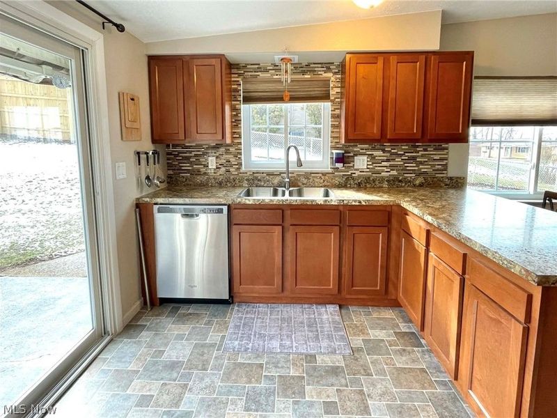 204 May Lane, Wintersville, OH 43953 Photo 3