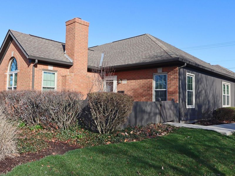 2578 Trotterslane Drive, Unit 2578, Columbus, OH 43235 Photo 3