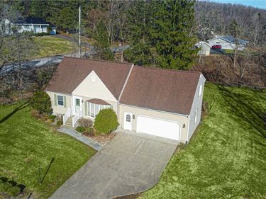 6332 Glass Factory Rd, Marcy, NY 13403