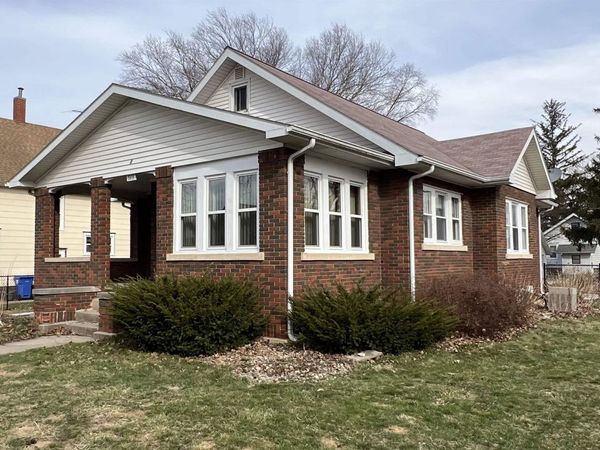 513 3rd Avenue, Charles City, IA 50616