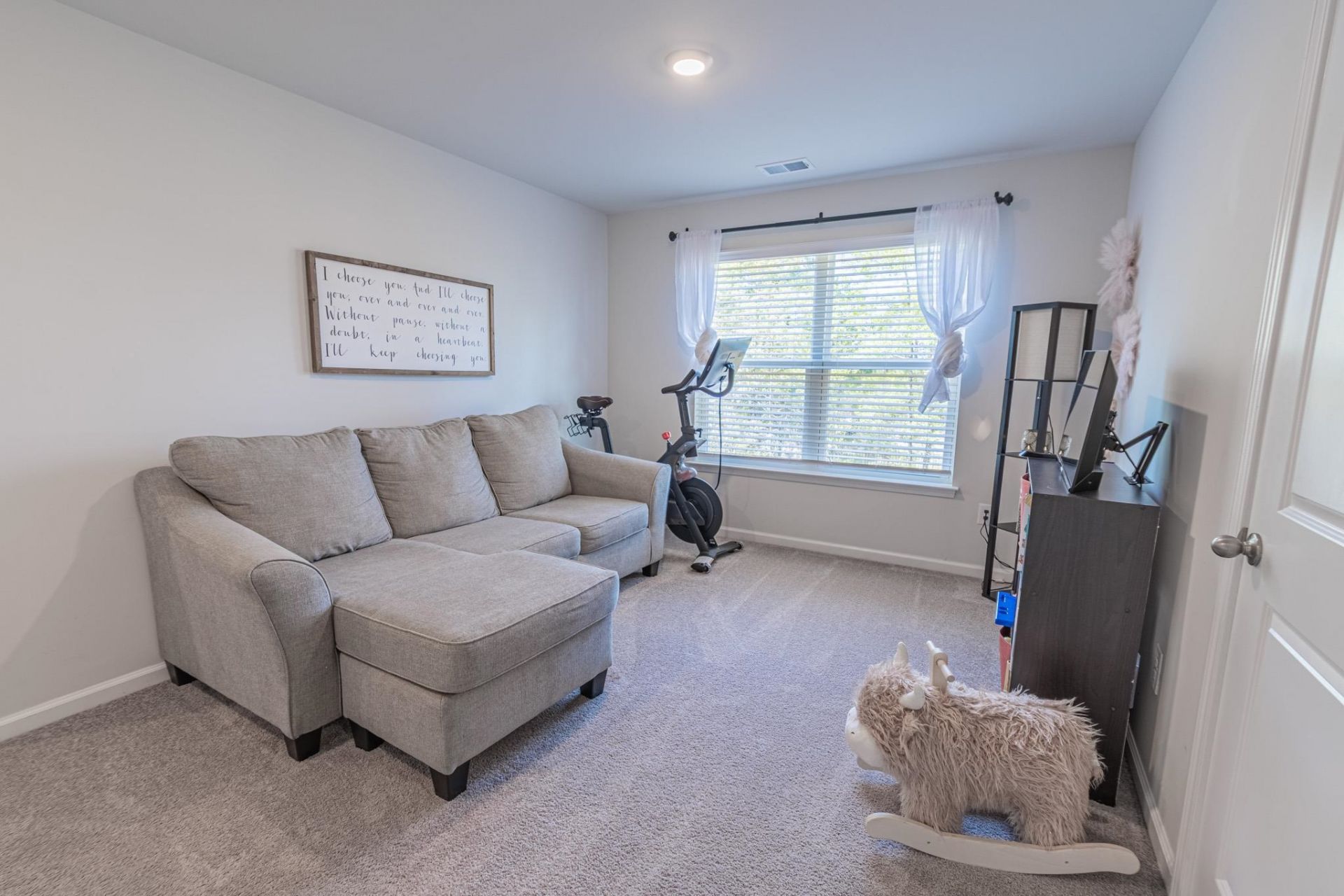 2280 Blackthorn Dr. Photo 23