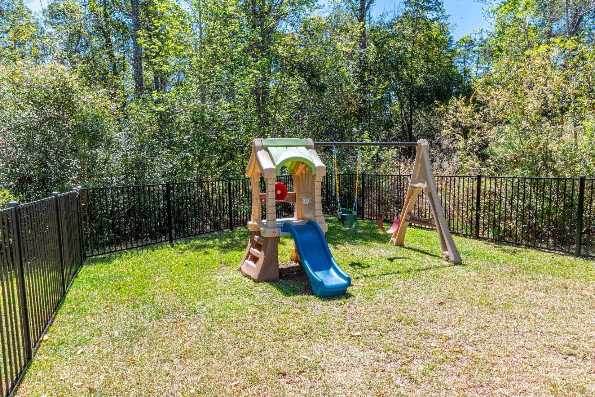 2280 Blackthorn Dr. Photo 35