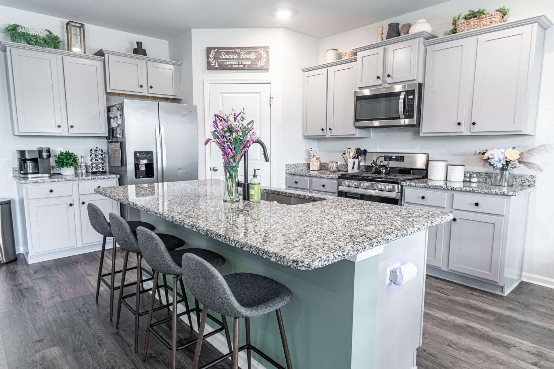 2280 Blackthorn Dr. Photo 8