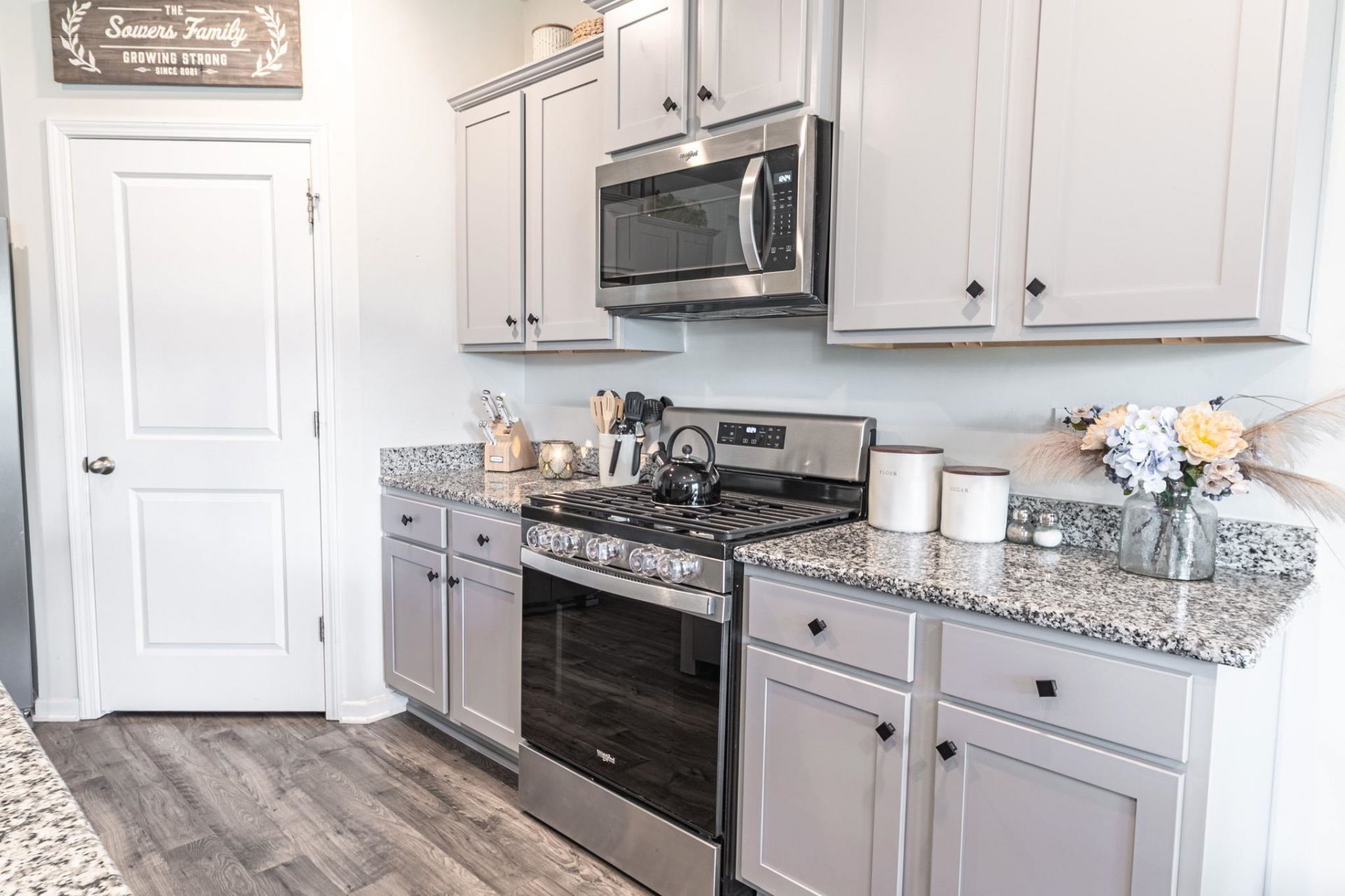 2280 Blackthorn Dr. Photo 9