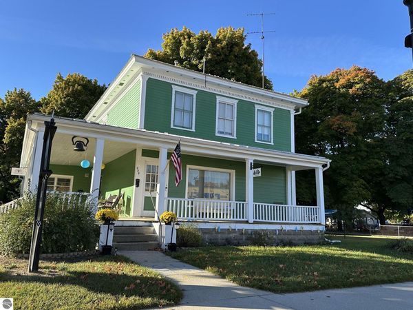 323 Wright Avenue W, Shepherd, MI 48883