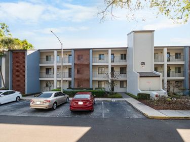 4 ESCONDIDO CIRCLE, Unit 27, ALTAMONTE SPRINGS, FL 32701