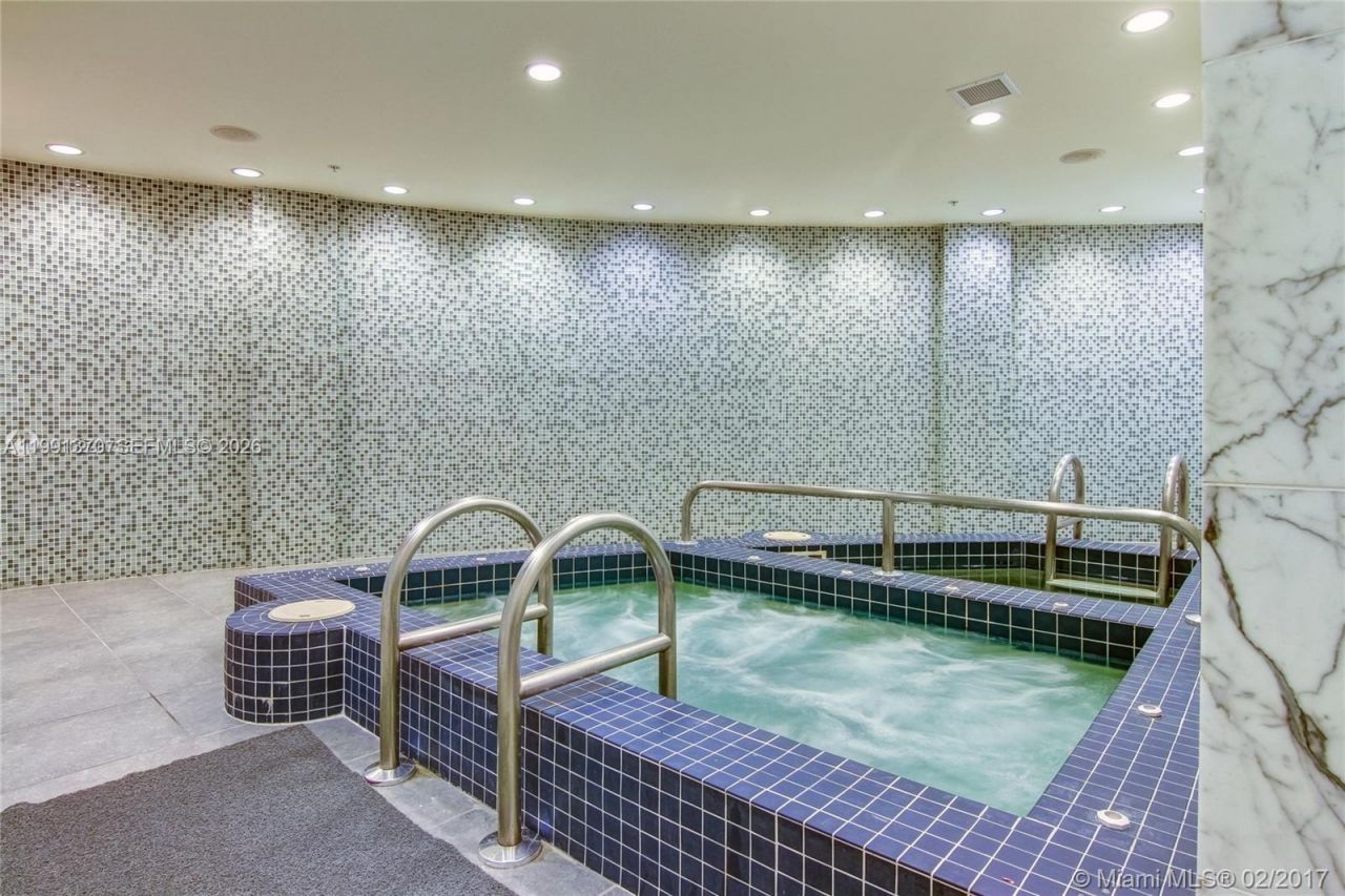 253 NE 2nd St , Unit 2209, Miami, FL 33132 Photo