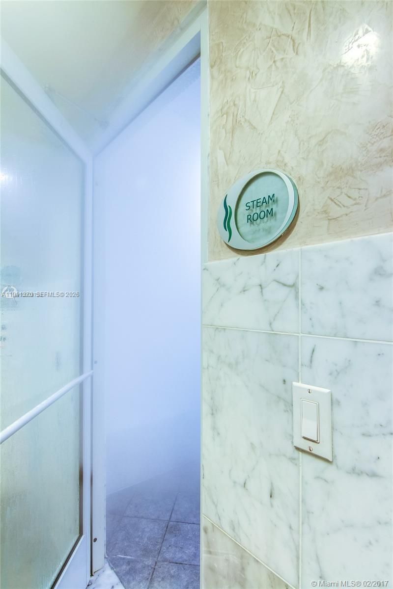 253 NE 2nd St , Unit 2209, Miami, FL 33132 Photo