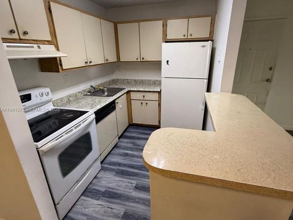 7210 NW 179th St , Unit 203, Hialeah, FL 33015