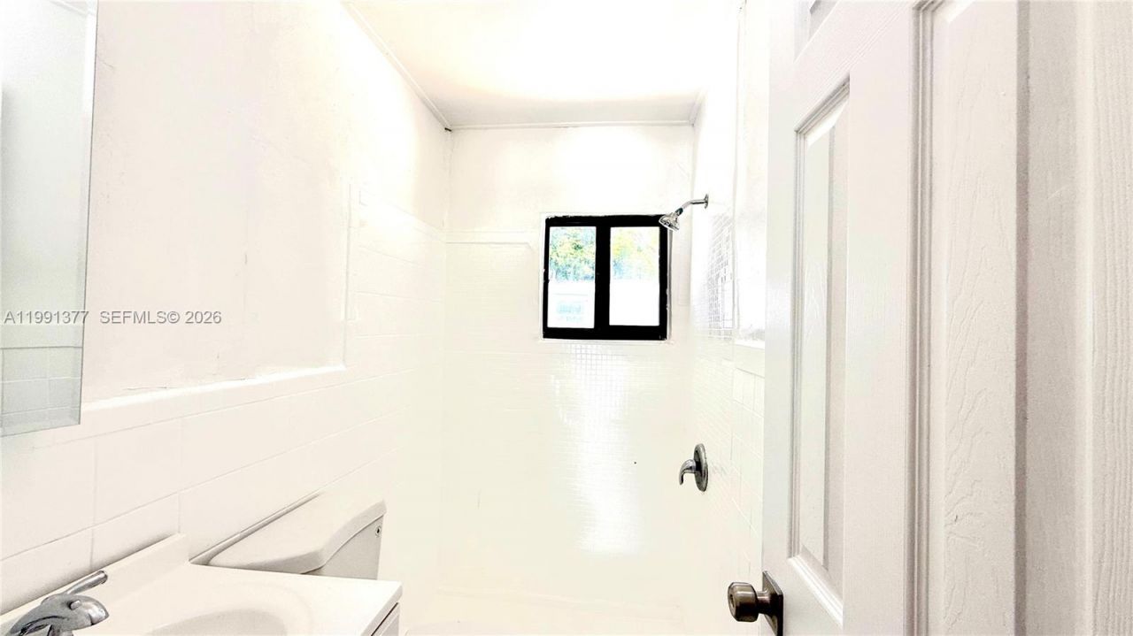 1352 NW 112th Ter, Miami, FL 33167 Photo