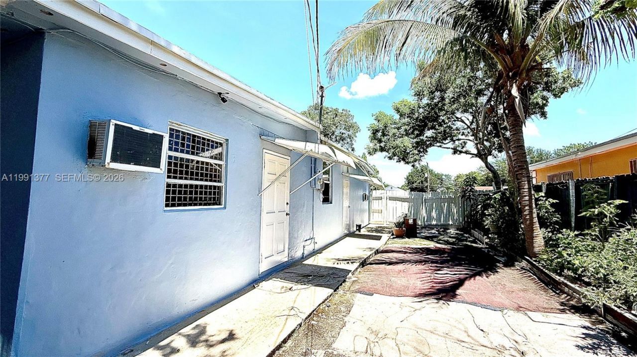 1352 NW 112th Ter, Miami, FL 33167 Photo