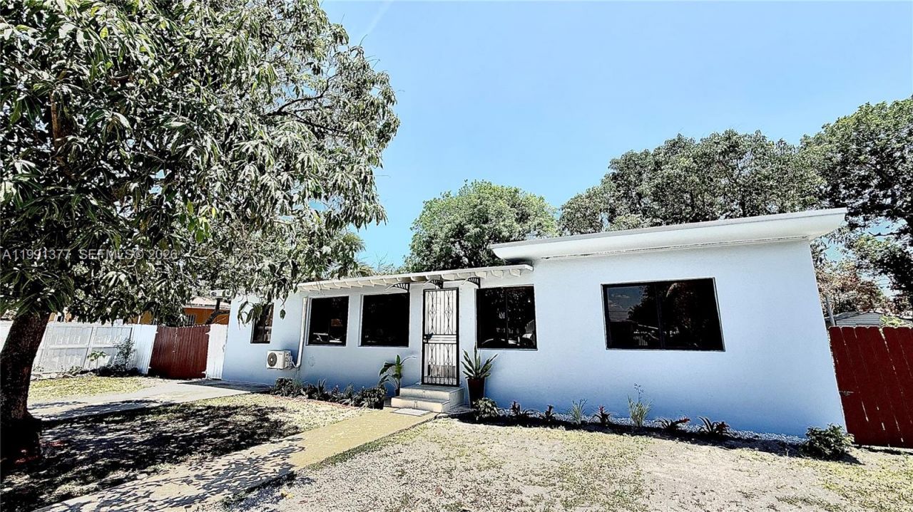 1352 NW 112th Ter, Miami, FL 33167 Photo