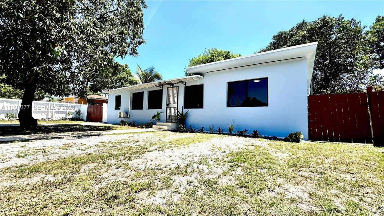 1352 NW 112th Ter, Miami, FL 33167 Photo