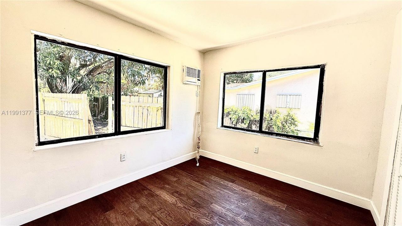 1352 NW 112th Ter, Miami, FL 33167 Photo
