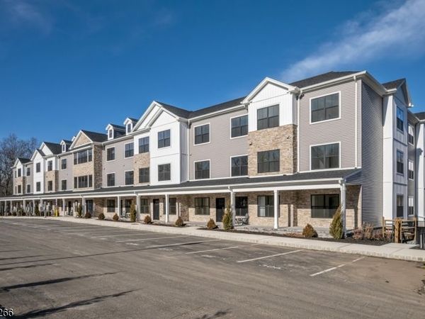 20 Encampment Ct203, Montville, NJ 07082