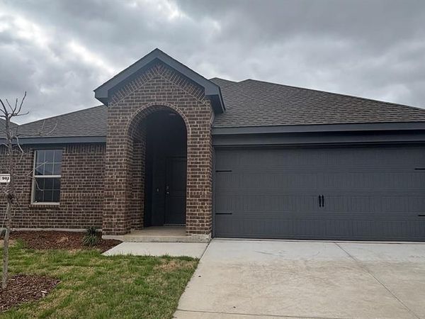 901 Barton Drive, Ennis, TX 75119