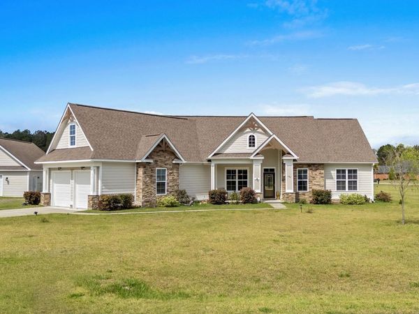 687 Tiger Paw Rd., Loris, SC 29569