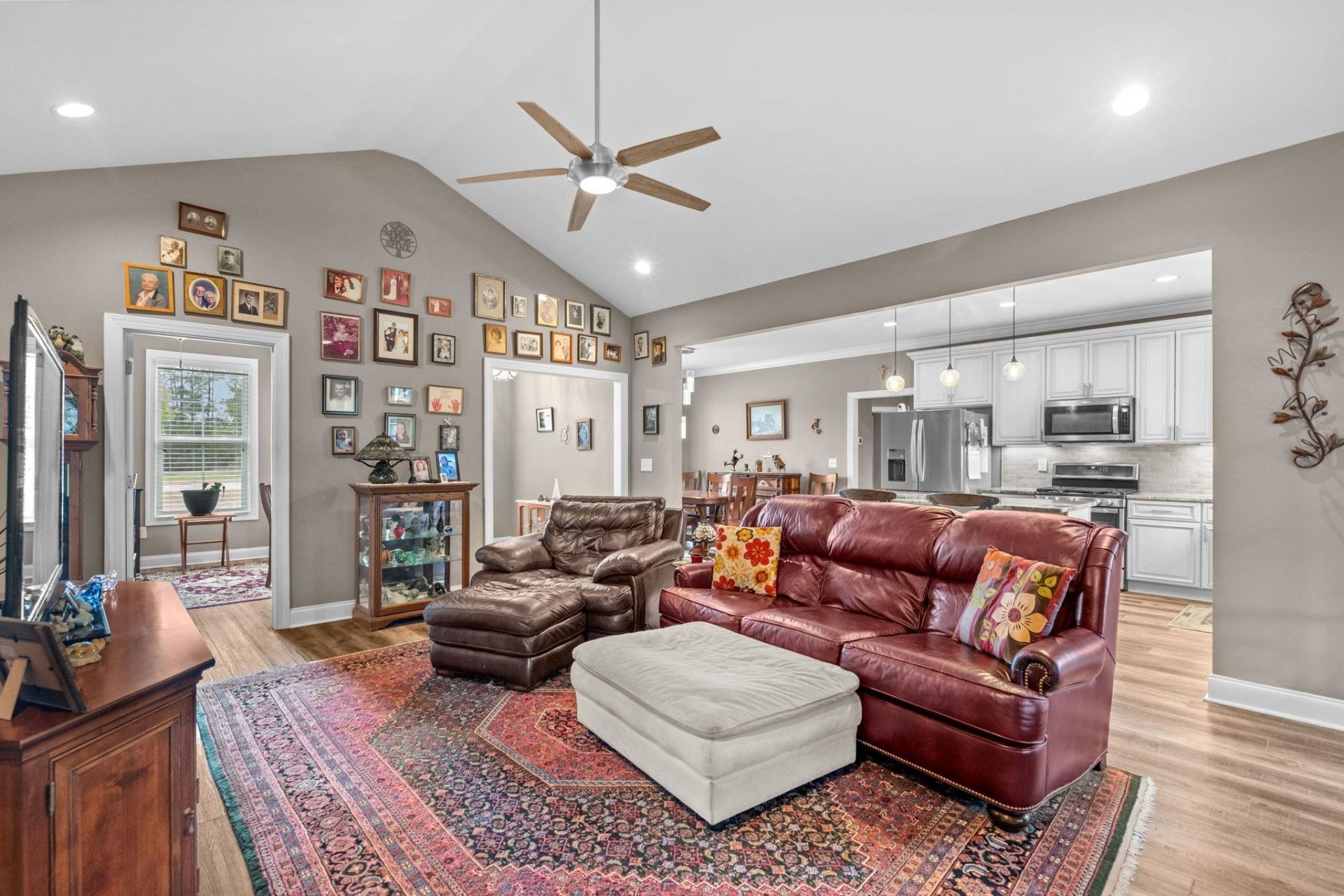 687 Tiger Paw Rd. Photo 10