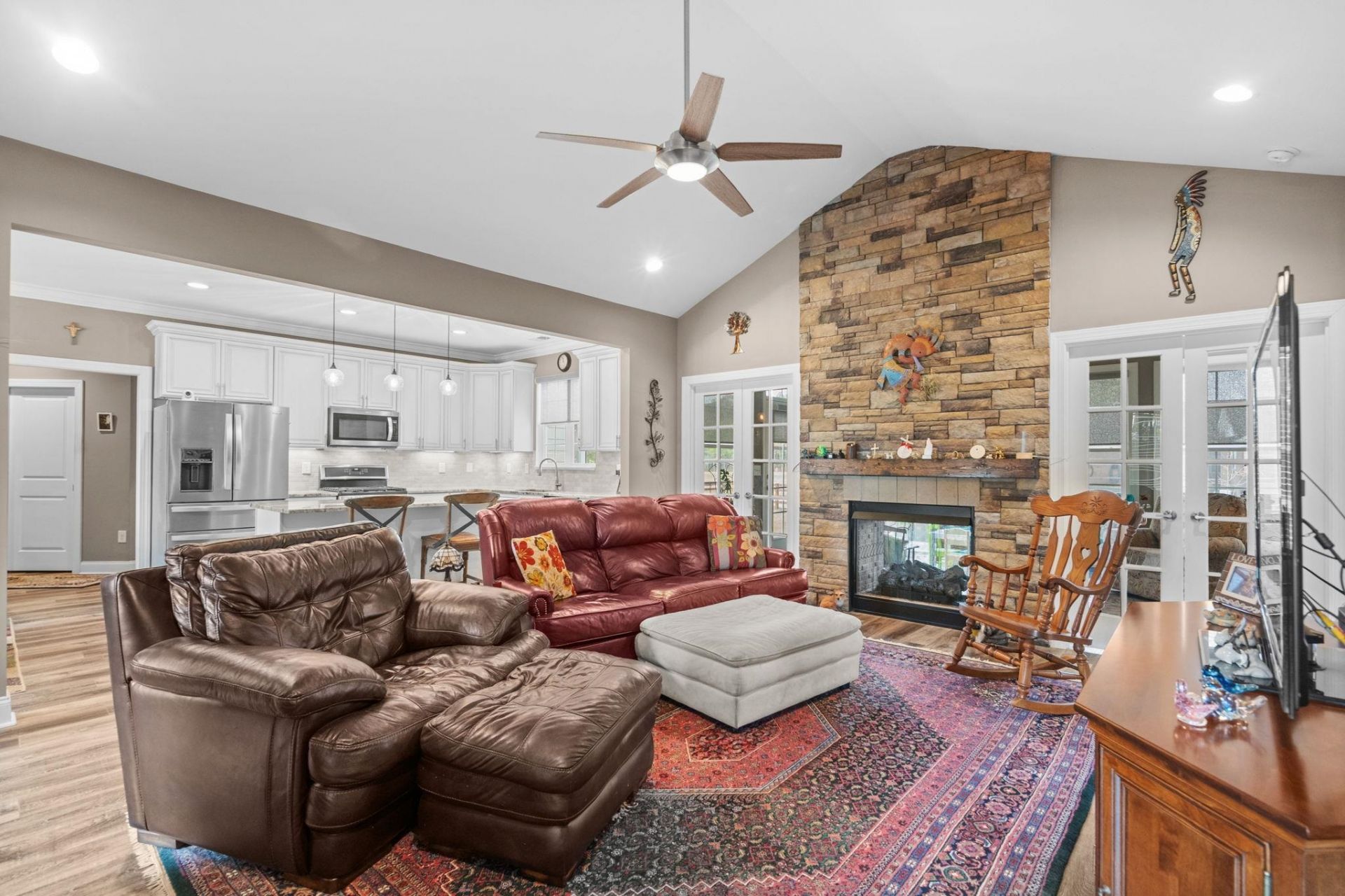 687 Tiger Paw Rd. Photo 11