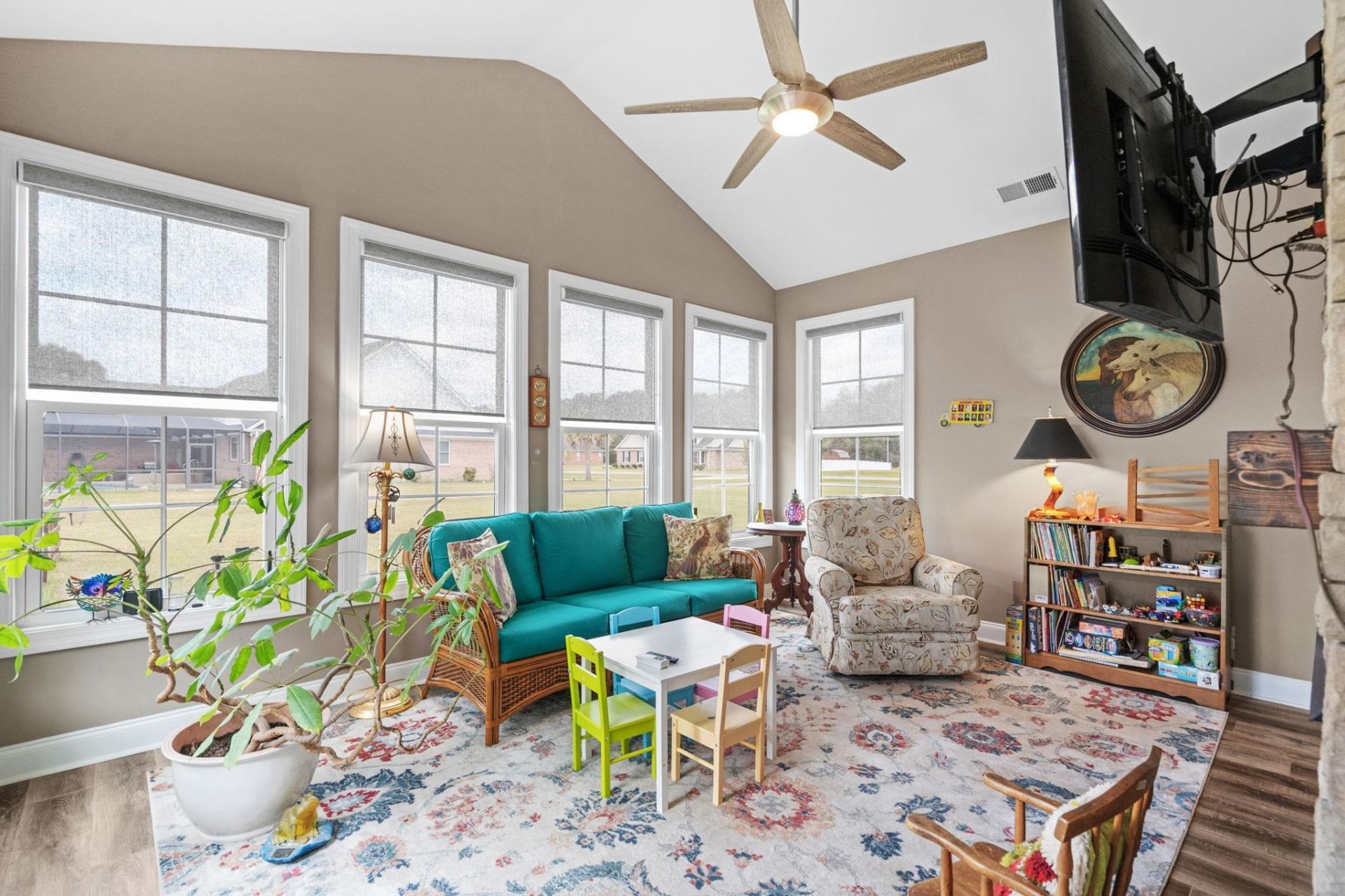 687 Tiger Paw Rd. Photo 23
