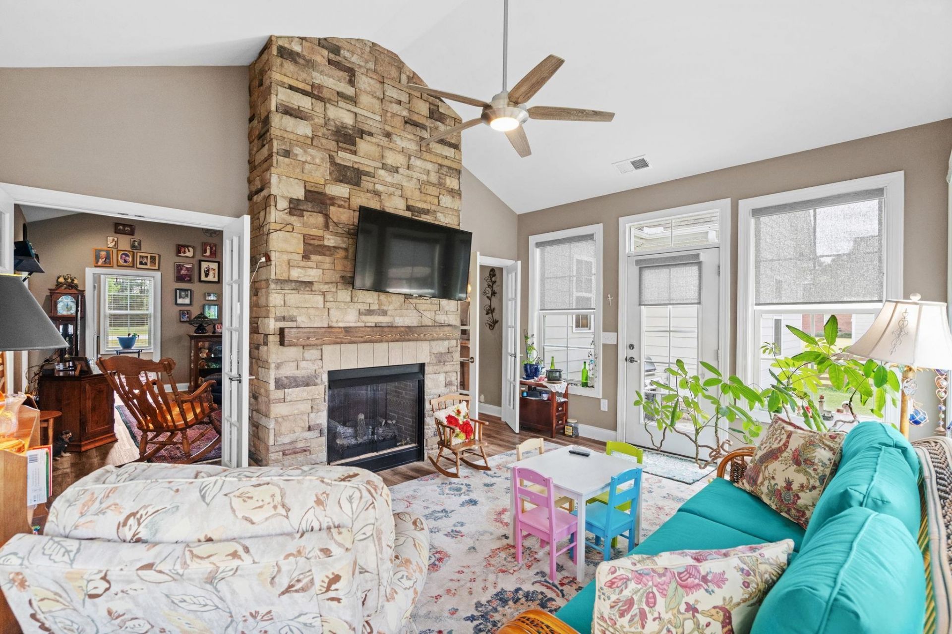 687 Tiger Paw Rd. Photo 24